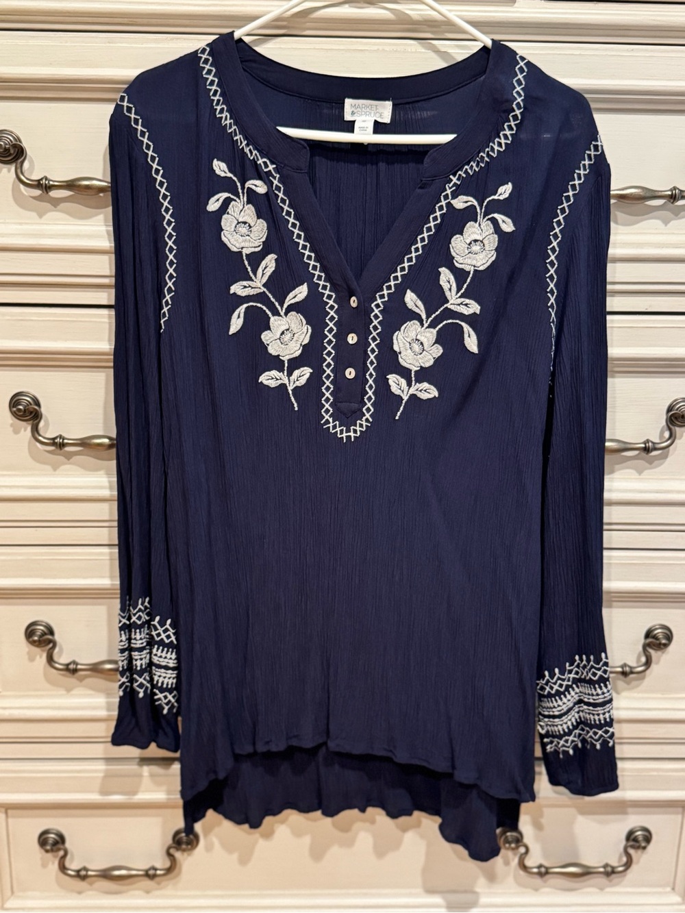 Market & Spruce Navy Long-Sleeve V-Neck Top with White Floral Embroidery